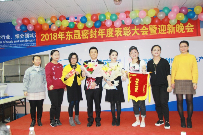 最佳業(yè)績(jī)團(tuán)隊(duì)獎(jiǎng) 最佳業(yè)績(jī)團(tuán)隊(duì)獎(jiǎng)